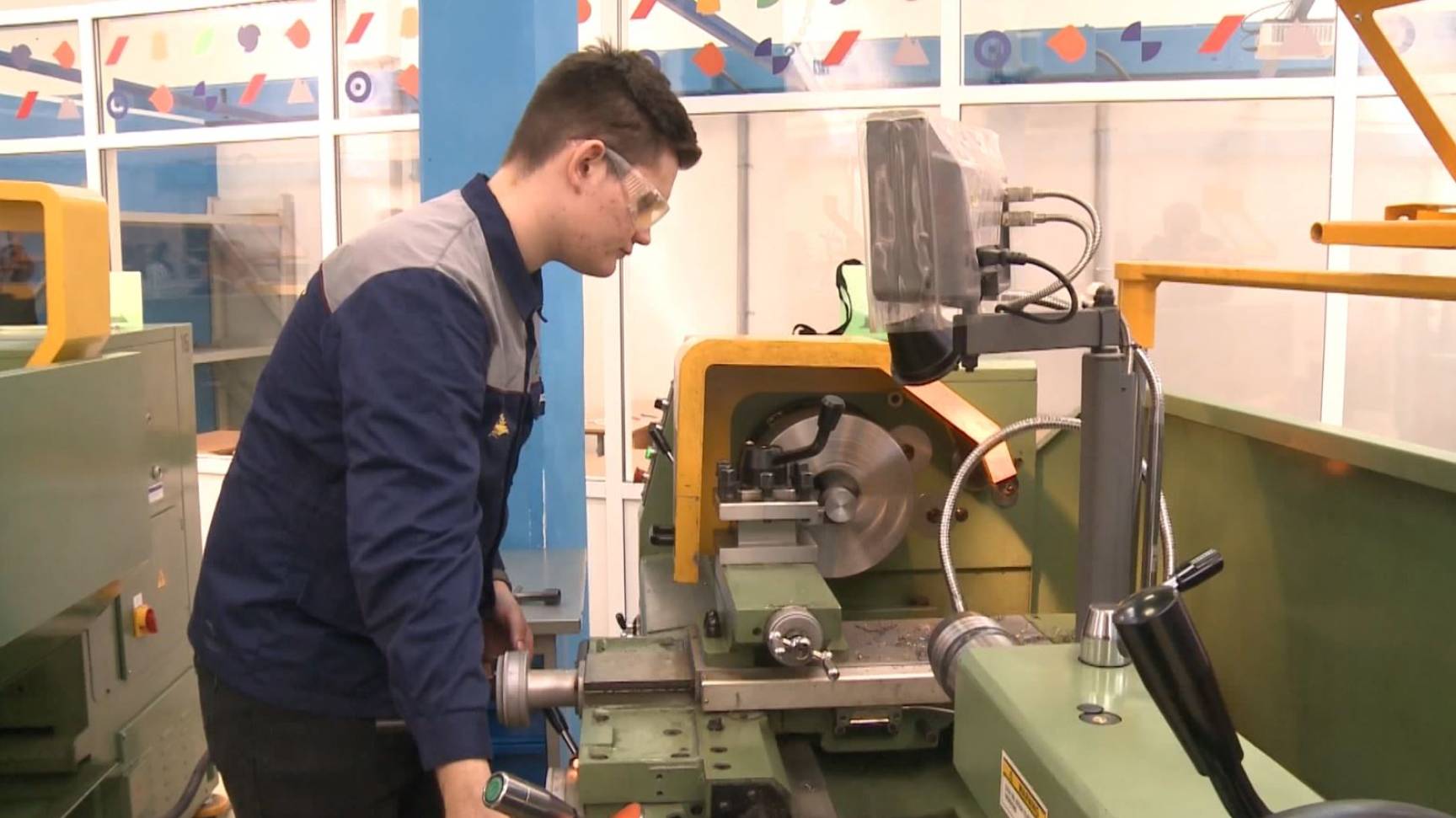 В Ярославле стартовал чемпионат «Профессионалы» смотреть онлайн