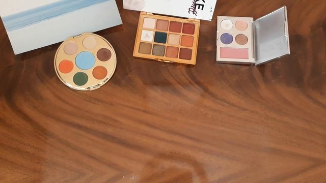 Самые красивые палетки Catrice