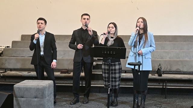 Важливо в цім світі нам жити любов'ю смотреть онлайн