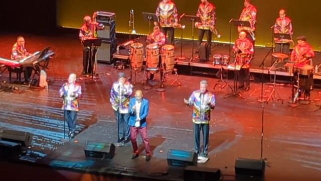 YARE...LA SONORA PONCEÑA 70 AÑOS. Canta LUISITO CARRION. LEHMAN CENTER NY 2024 смотреть онлайн