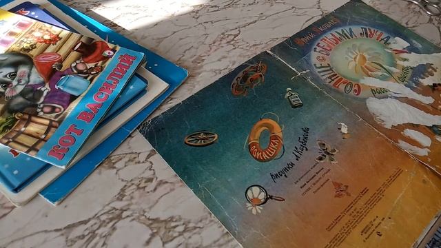 🏠🧹Уборка📚Расхламление в тумбочке))) смотреть онлайн