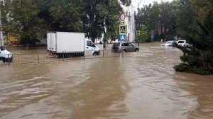 Улицу Кирова опять затопило.