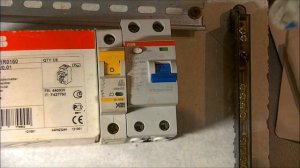 Узо в электрощитке без заземления 1.