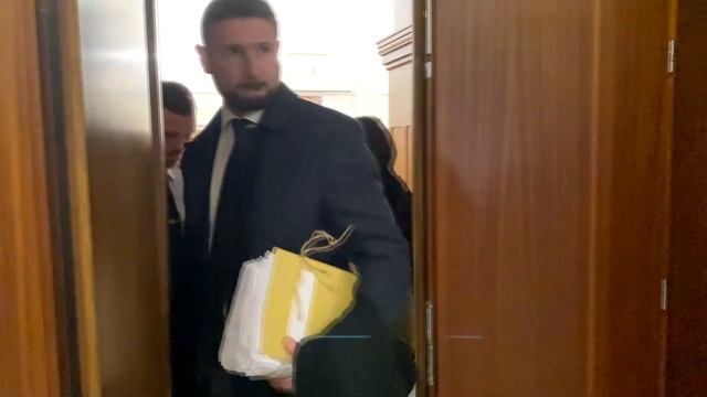 Z TERÉNU: Státní zástupce Vit Legerský odchází ze soudního jednání o obnově procesu s Petrem Kramný смотреть онлайн