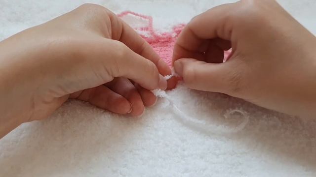Прячем ниточки из плюшевой пряжи смотреть онлайн