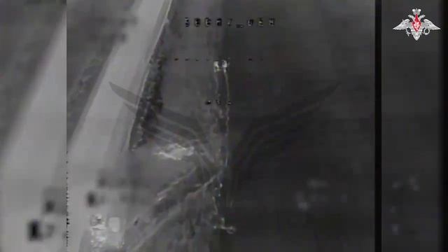 Уничтожение_живой_силы_и_техники_ВСУ_FPV_дронами смотреть онлайн