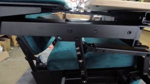 Отодвинуть стол на E-station еще дальше дальнего стандартного положения