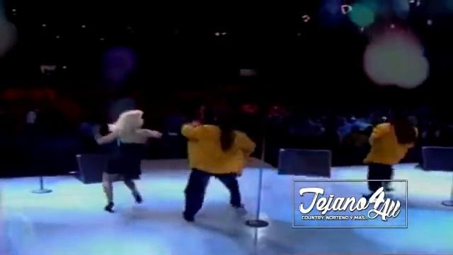 Stephanie Lynn & High Energy - Pegadita (TMA) смотреть онлайн