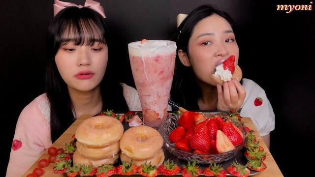 SUB)딸기 가득 ! 생크림가득 ! 크리스피크림 글레이즈드 오리지널 도넛 먹방 Krispykreme Doughnuts Fresh Cream Dessert Asmr Mukbang❤