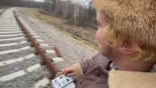 Супер Сус ● ЗАЕХАЛИ на ДРЕЗИНЕ в ЗОНУ ОТЧУЖДЕНИЯ! смотреть онлайн