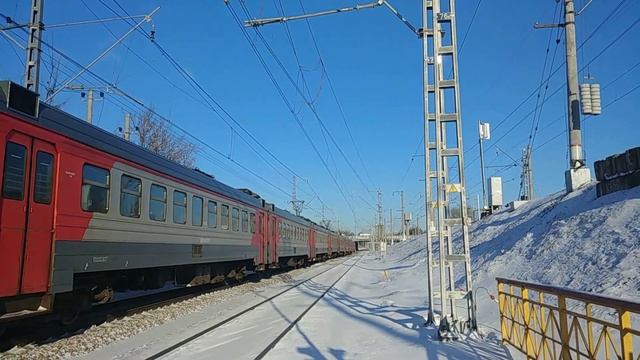 "Морозно-солнечный день" Электропоезд ЭД4М-0270 смотреть онлайн