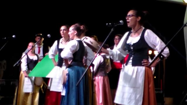 "Polegnala e Tudora" - Gruppo Folk Triskelion - Bulgaria 2015 смотреть онлайн