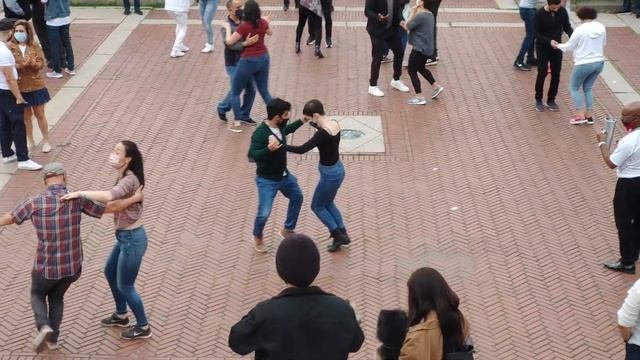 Salsa Bachata Central Park foutaine смотреть онлайн