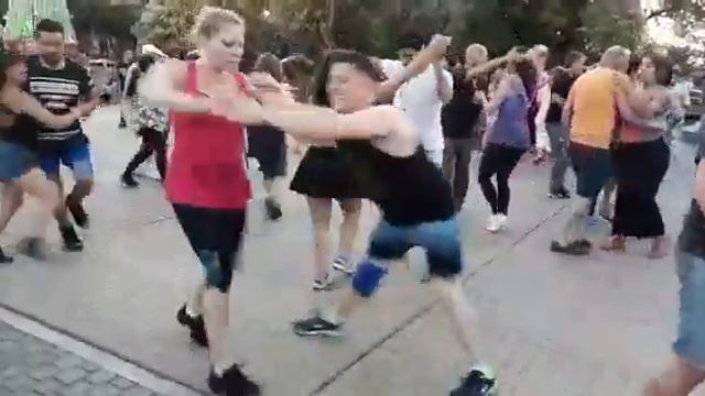 Adriano baila salsa смотреть онлайн