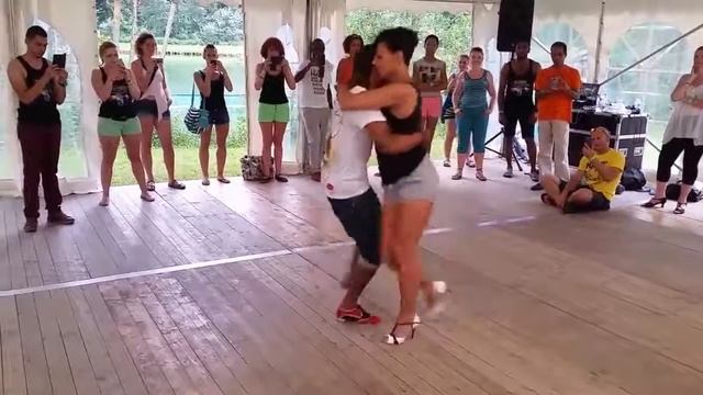 Хорошо танцуют смотреть онлайн