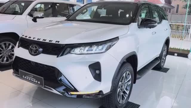 Toyota Fortuner 2024 - Интерьер и Экстерьер смотреть онлайн