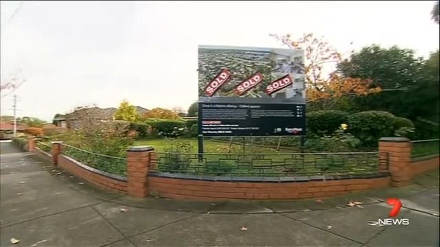 Warwick Brookes on Seven News - Calls for crack down on foreign property buyers смотреть онлайн