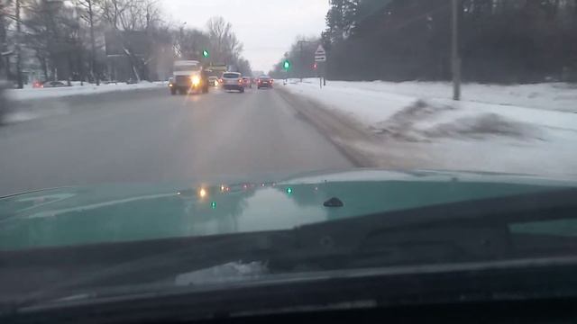 Требуется уборка снега из дворов, узких дорог и обочин проезжей части #омск55 #Омск55