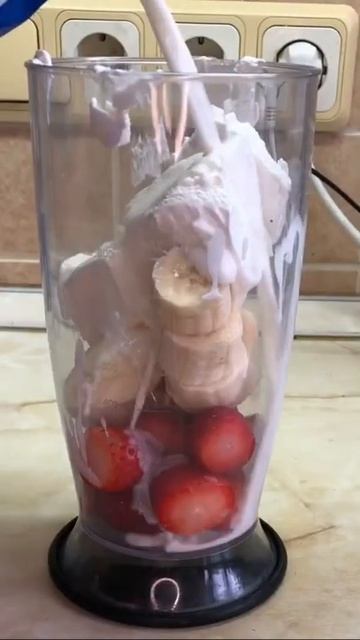 КЛУБНИЧНЫЙ КОКТЕЙЛЬ 😋