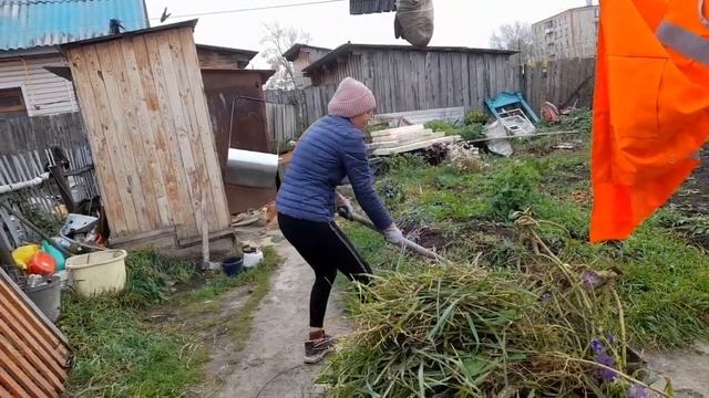 16 октября 2023 г./Поздравляю с Днём Отца //Уборка территории//Сосед в гостях) /Домашние дела смотреть онлайн