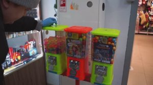 Ведение бизнеса на торговых автоматах с жвачкой/мячами/игрушками и поиск новых локаций для них