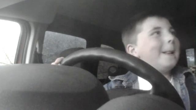 Наша машина смішнооооо сигнале