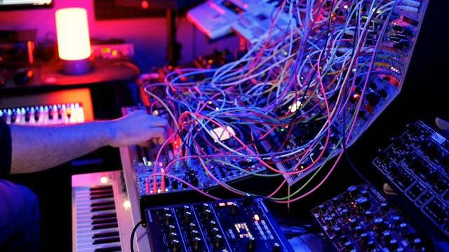 State Azure 'Cyclical Space' Ambient Performance (DAW + Eurorack)
