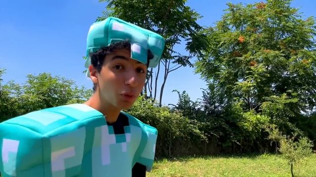 ماين كرافت ولكن في الواقع !!؟ 🤣🔥 ( دروع دايموند !) - فلم انميشن ماين كرافت مضحك في الحياة الواقعية смотреть онлайн