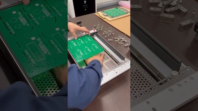 Magnetic Universal Fixture for PCB Router смотреть онлайн