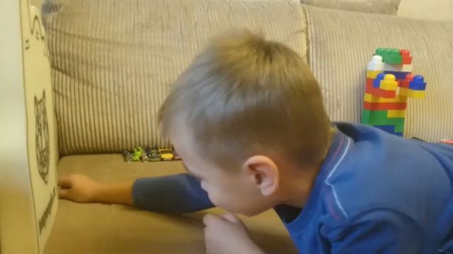 Тимофей Романов Играем в катапульту смотреть онлайн