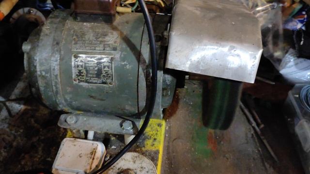 Автомобильный инвертор DIGMA AI1000-12W смотреть онлайн