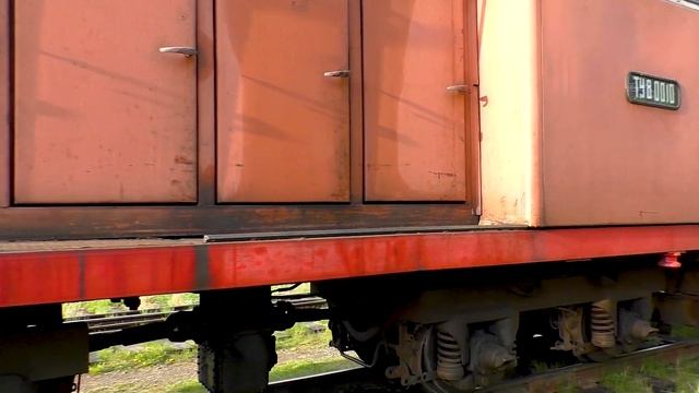 АУЖД. Тепловоз ТУ8-0010 с туристическим поездом отправляется в Калач смотреть онлайн