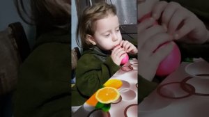 Учимся надувать шарик