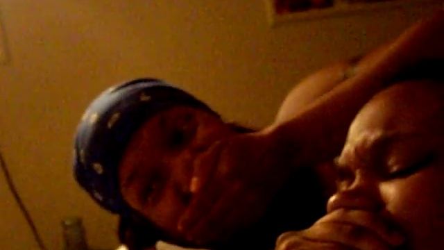 2 GIRLS 1 TOOTHBRUSH