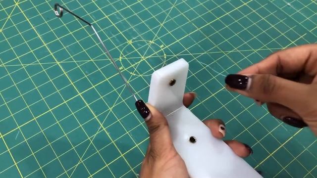 Superior Thread Stand Holder- Perfect Threading for all Spool Shapes and Sizes! смотреть онлайн