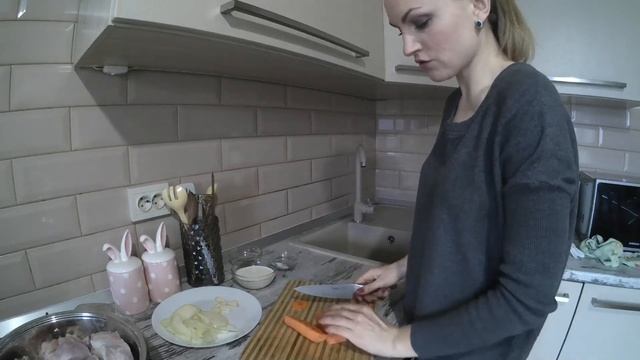 Тушений кролик в сметані/Кролик тушений в сметане/КУЛІРАРНИЙ VLOG