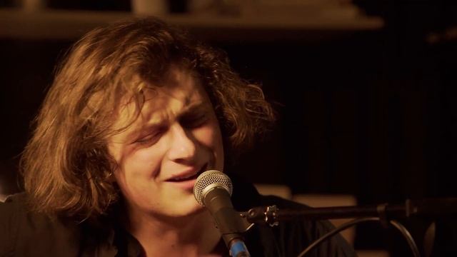 Бонд с кнопкой — Море смотреть онлайн