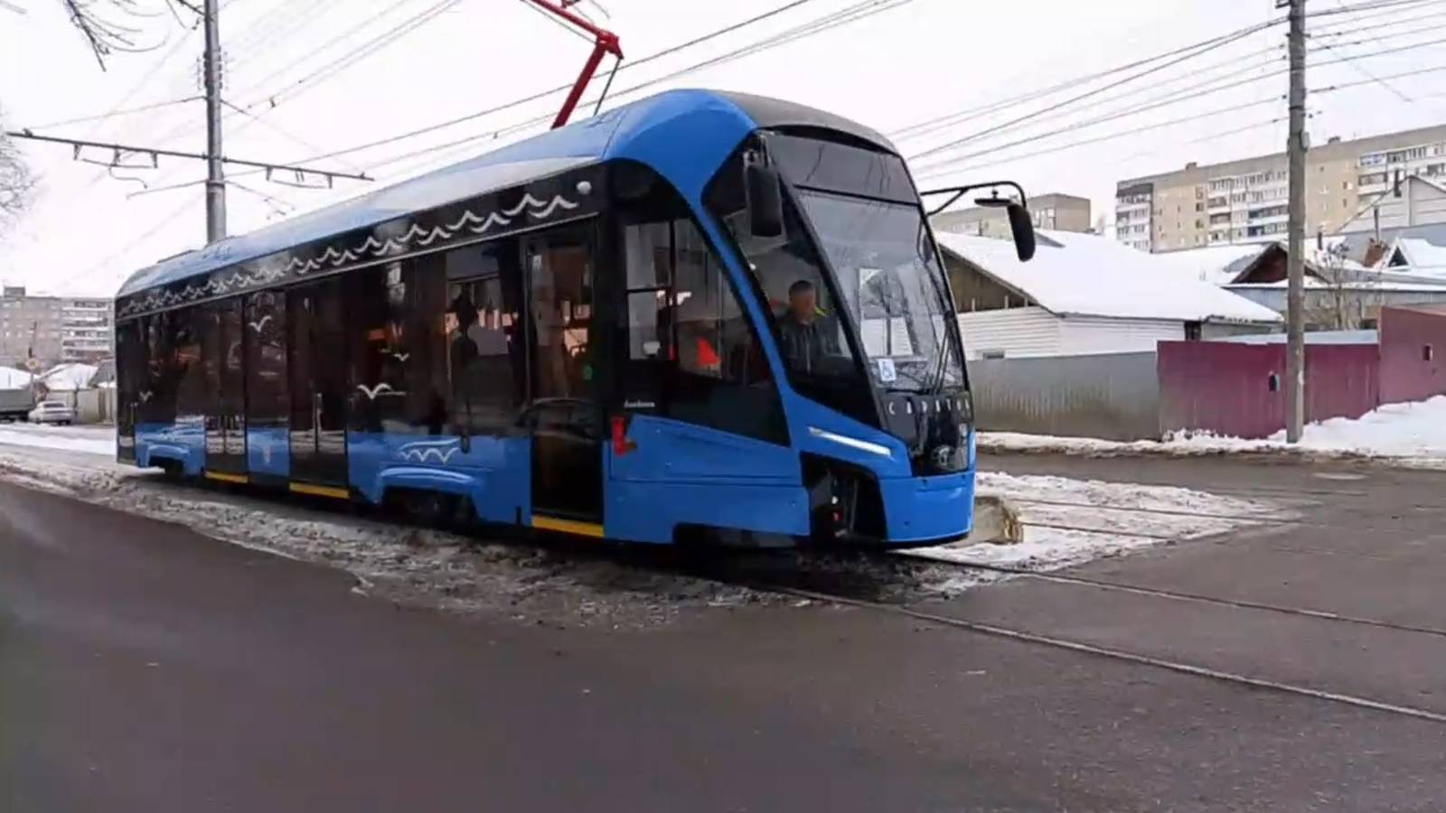 В Саратове министру и "Львенку" расчищали дорогу дедушкиным способом смотреть онлайн