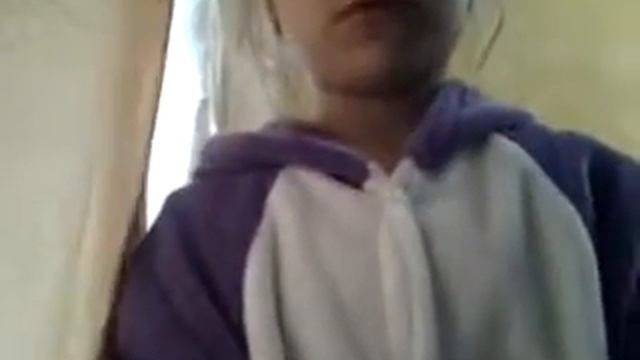 Мы убедились  маленький басик заодно с лили тотже нож нас преследует .