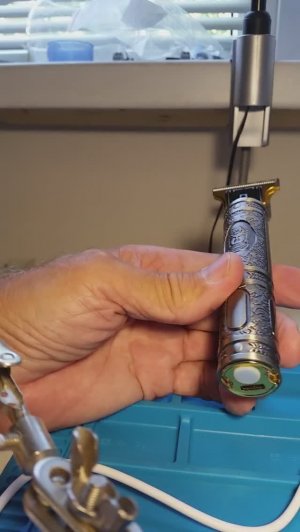 VINTAGE T9 profesional.
Ремонт триммера для стрижки бороды