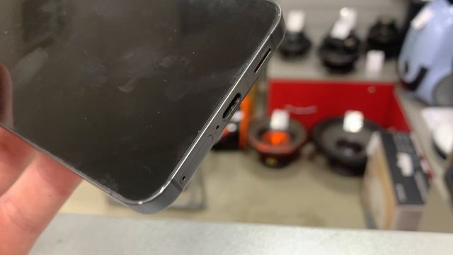 Сколы на Samsung Galaxy S24 смотреть онлайн