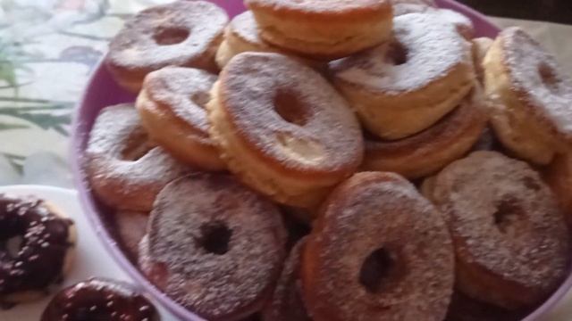 Пончики на кефірі, наготувала смакоти