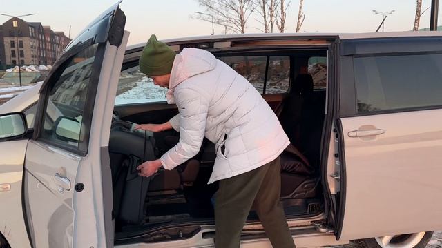 toyota isis смотреть онлайн