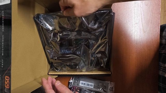 ASRock LIGHTNING B650 AM5.mp4