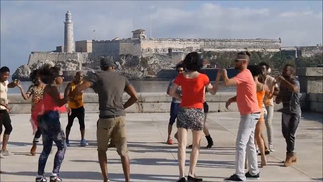 Salsa Rueda @ Malecon （HD）