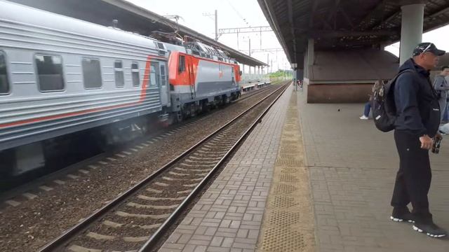ЭП20 с фирменным поездом №12 "Москва – Анапа", смотреть онлайн
