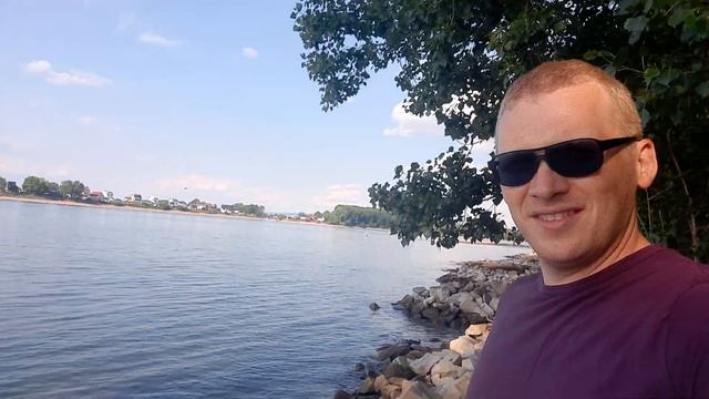 Поездка на реку Рейн смотреть онлайн