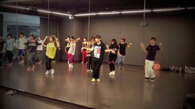 O School - Waacking Beginner Class