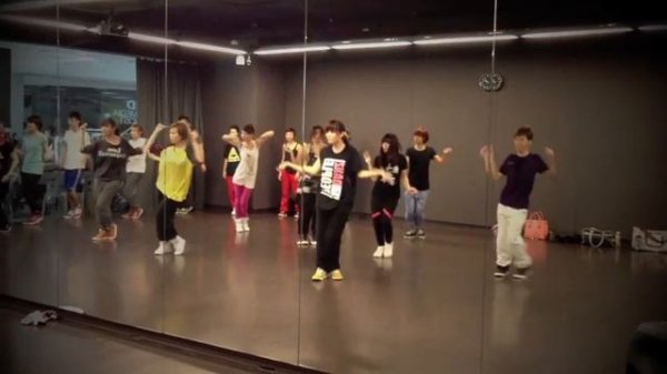 O School - Waacking Beginner Class