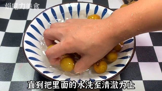 龍眼殼別扔了，放在鍋裡煮一煮，解決了很多人的困擾，實用省錢【娟魔力美食】，#龍眼殼，#龍眼殼美食做法，#龍眼殼作用